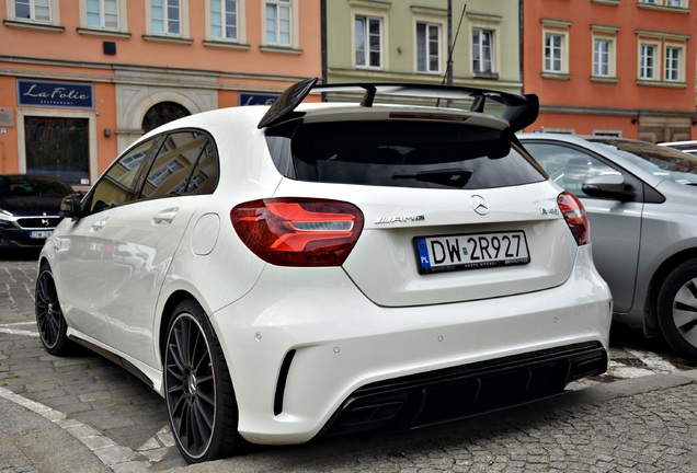 Mercedes-AMG A 45 W176 2015