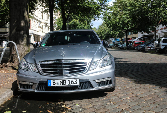 Mercedes-Benz E 63 AMG W212 V8 Biturbo