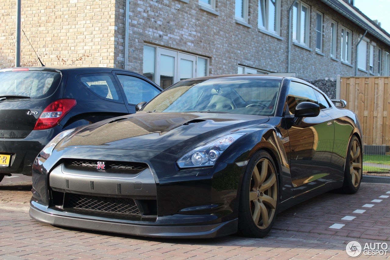 Nissan GT-R 2011 HCC Motorsport 700