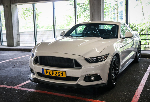 Ford Mustang RTR 2015