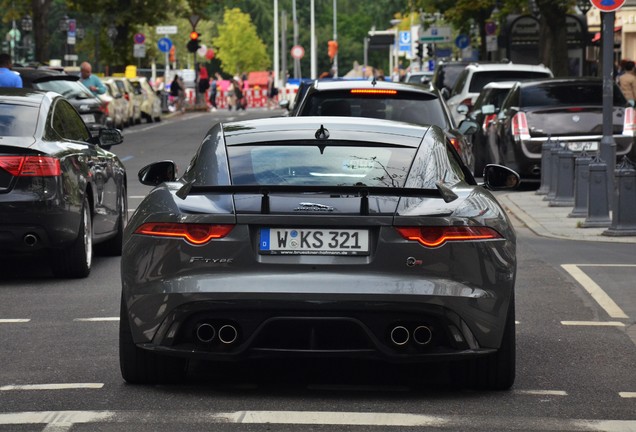 Jaguar F-TYPE SVR Coupé