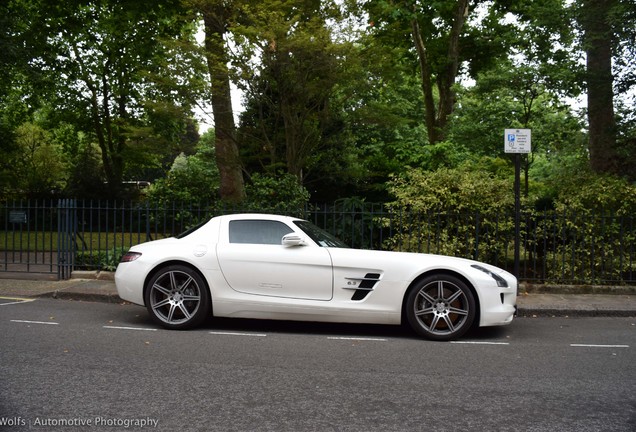 Mercedes-Benz SLS AMG