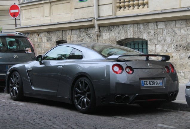 Nissan GT-R 2015