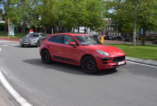 Porsche 95B Macan GTS