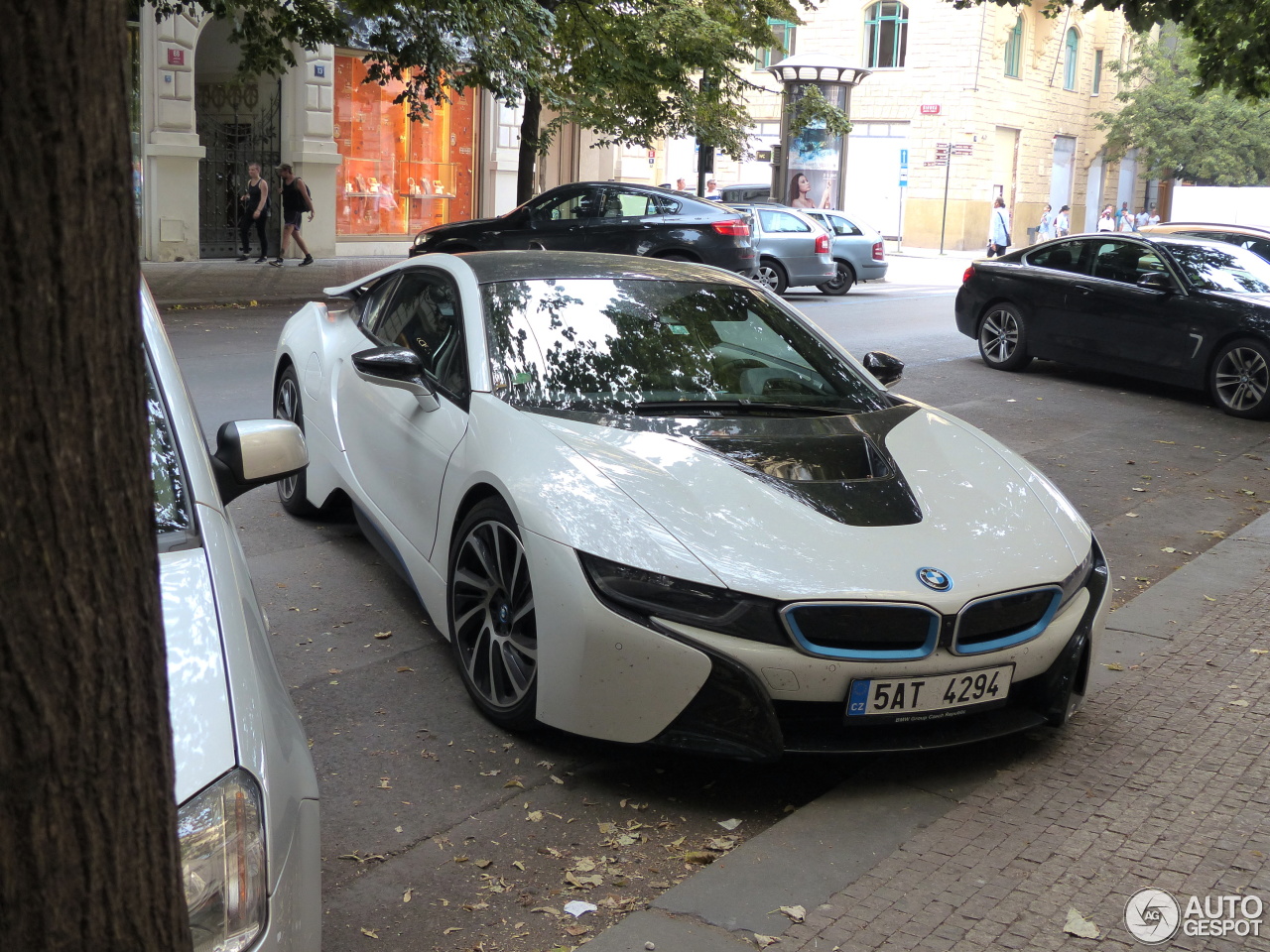 BMW i8