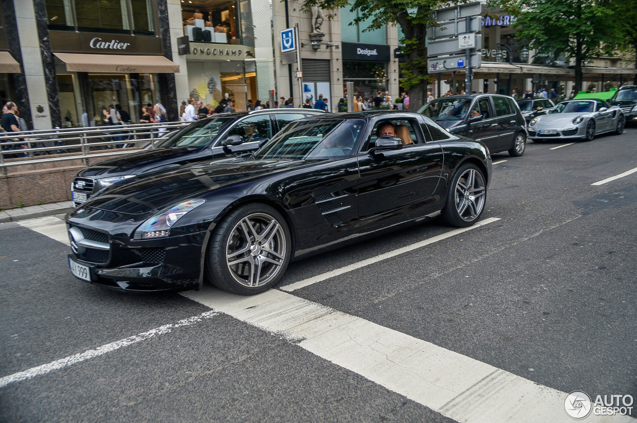 Mercedes-Benz SLS AMG