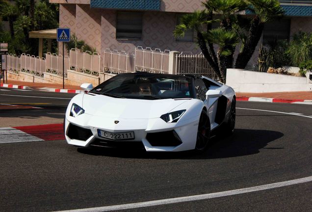 Lamborghini Aventador LP700-4 Roadster