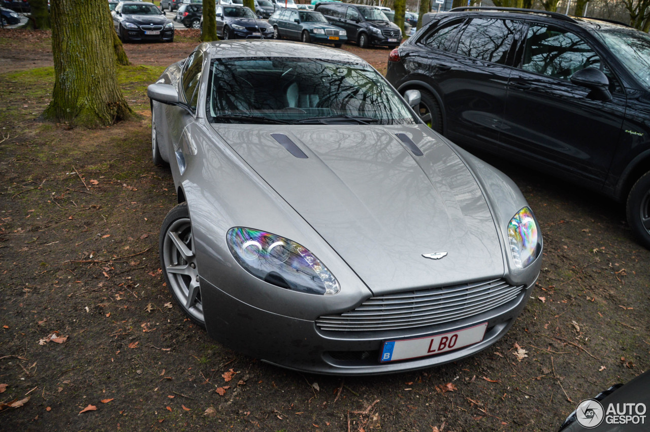 Aston Martin V8 Vantage