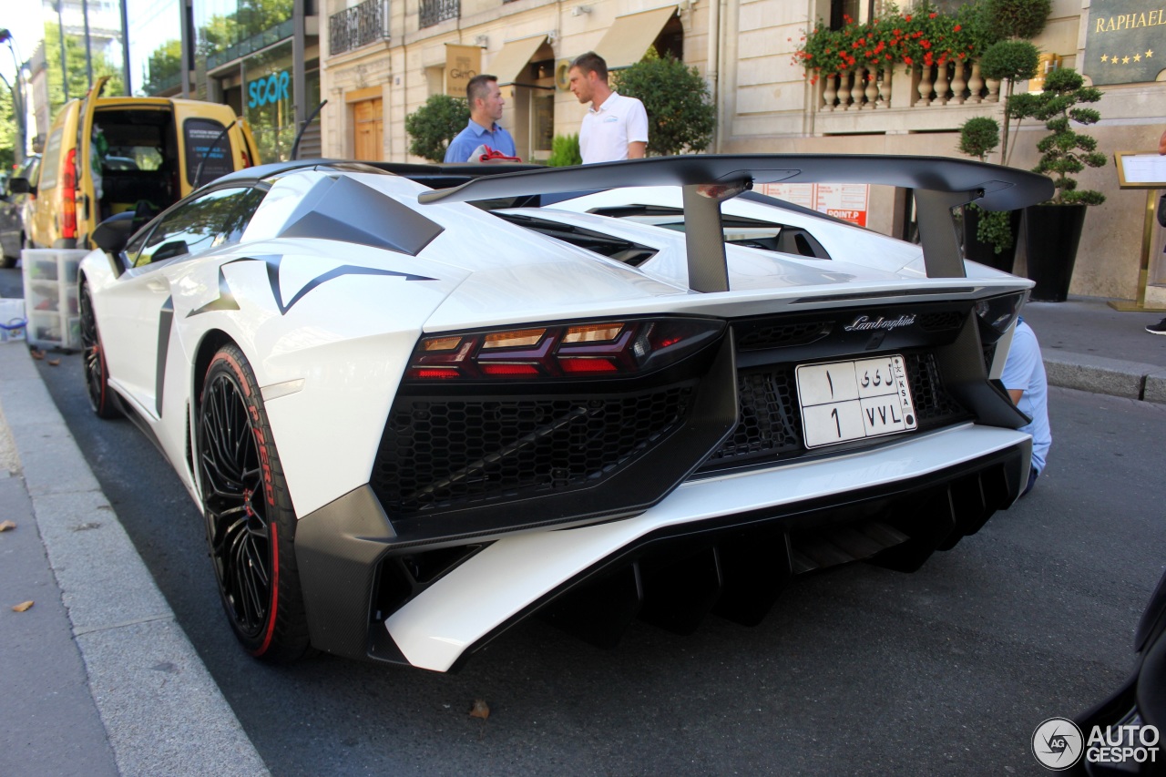 Lamborghini Aventador LP750-4 SuperVeloce Roadster