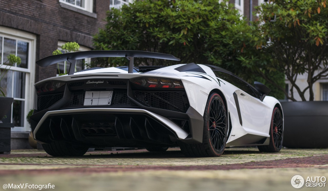 Lamborghini Aventador LP750-4 SuperVeloce Roadster