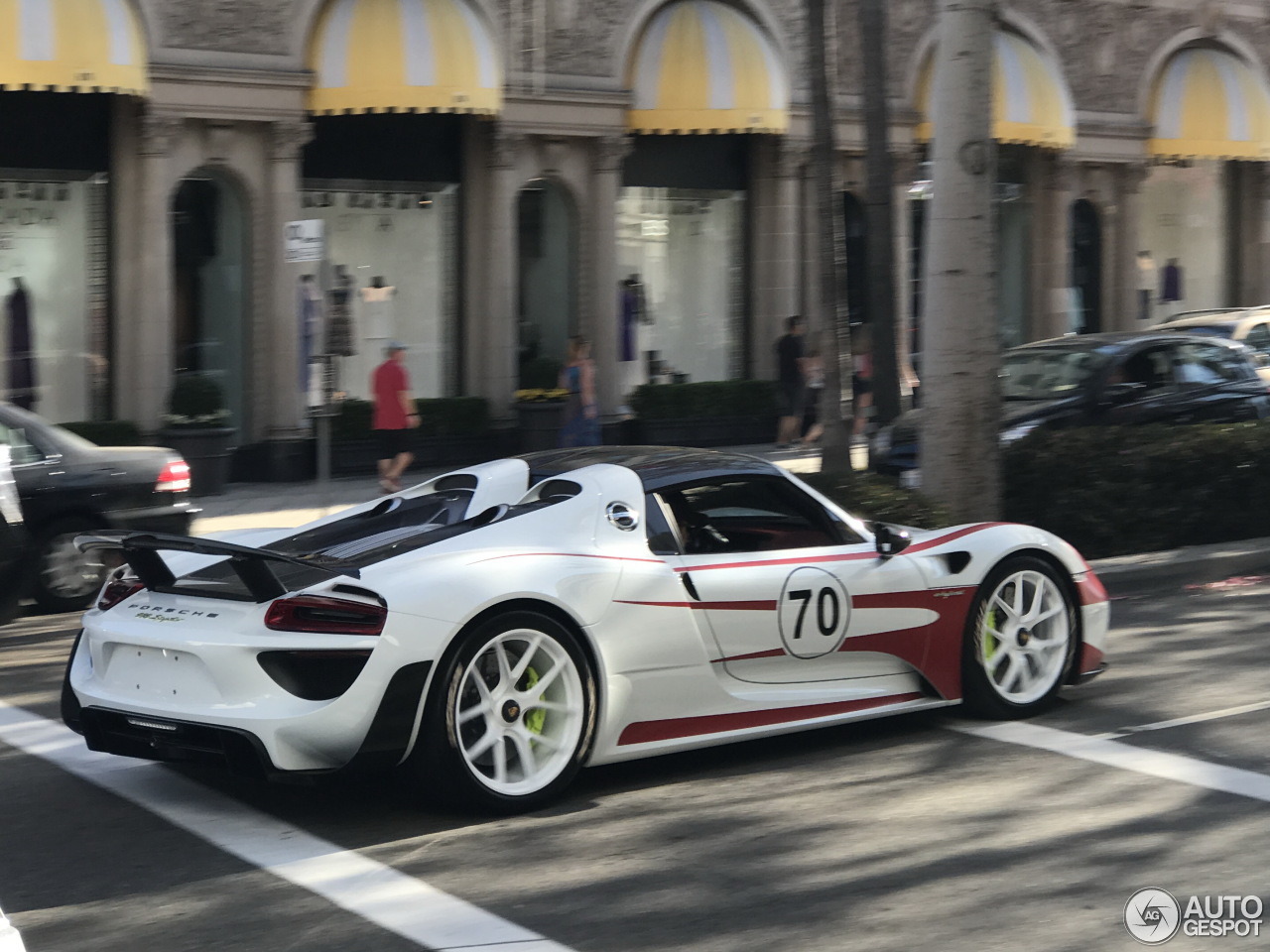 Porsche 918 Spyder Weissach Package