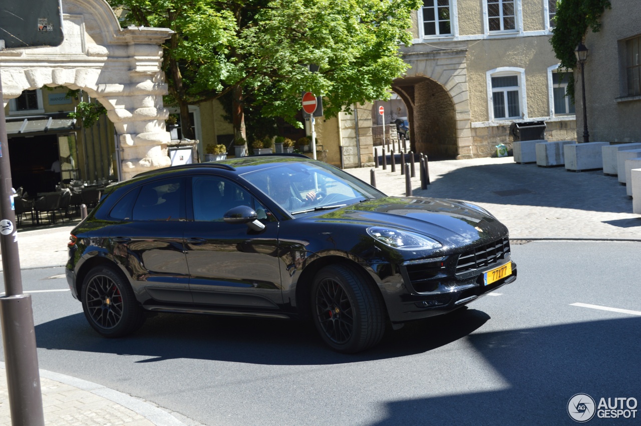 Porsche 95B Macan GTS