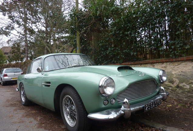 Aston Martin DB4