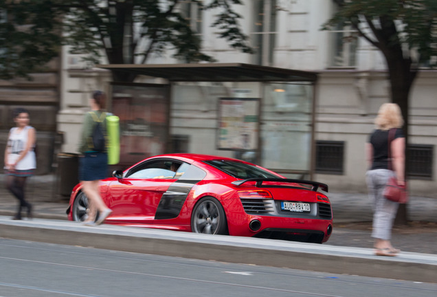 Audi R8 V10 Plus 2013