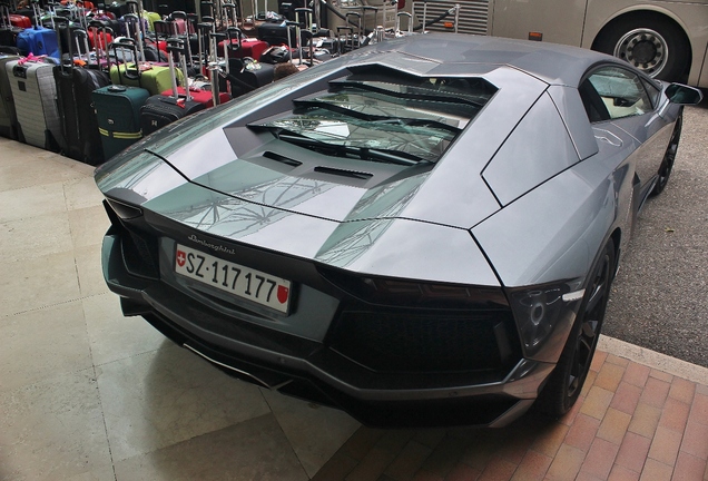 Lamborghini Aventador LP700-4