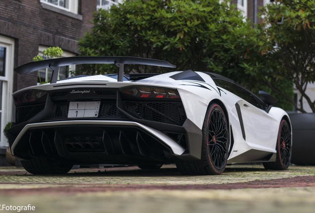 Lamborghini Aventador LP750-4 SuperVeloce Roadster