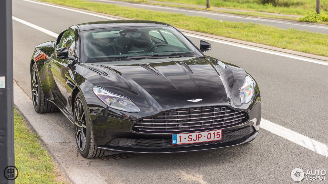 Aston Martin DB11