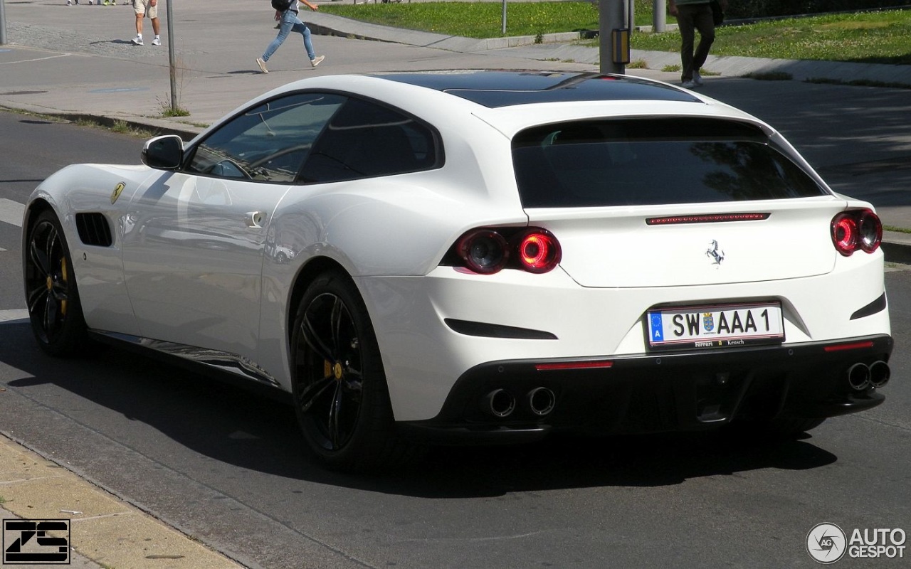 Ferrari GTC4Lusso