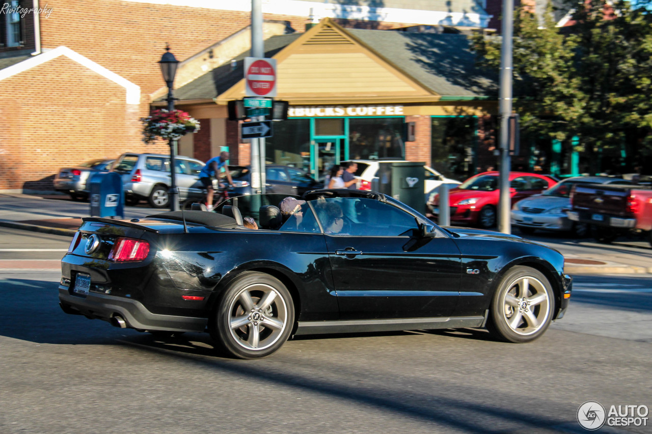 Ford Mustang GT Convertible 2011