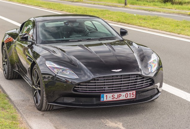 Aston Martin DB11