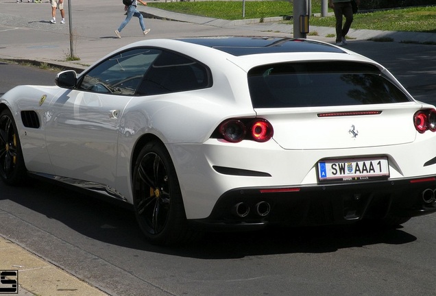 Ferrari GTC4Lusso