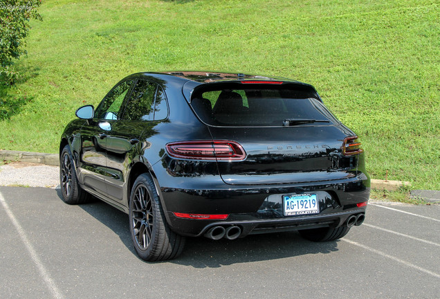 Porsche 95B Macan GTS