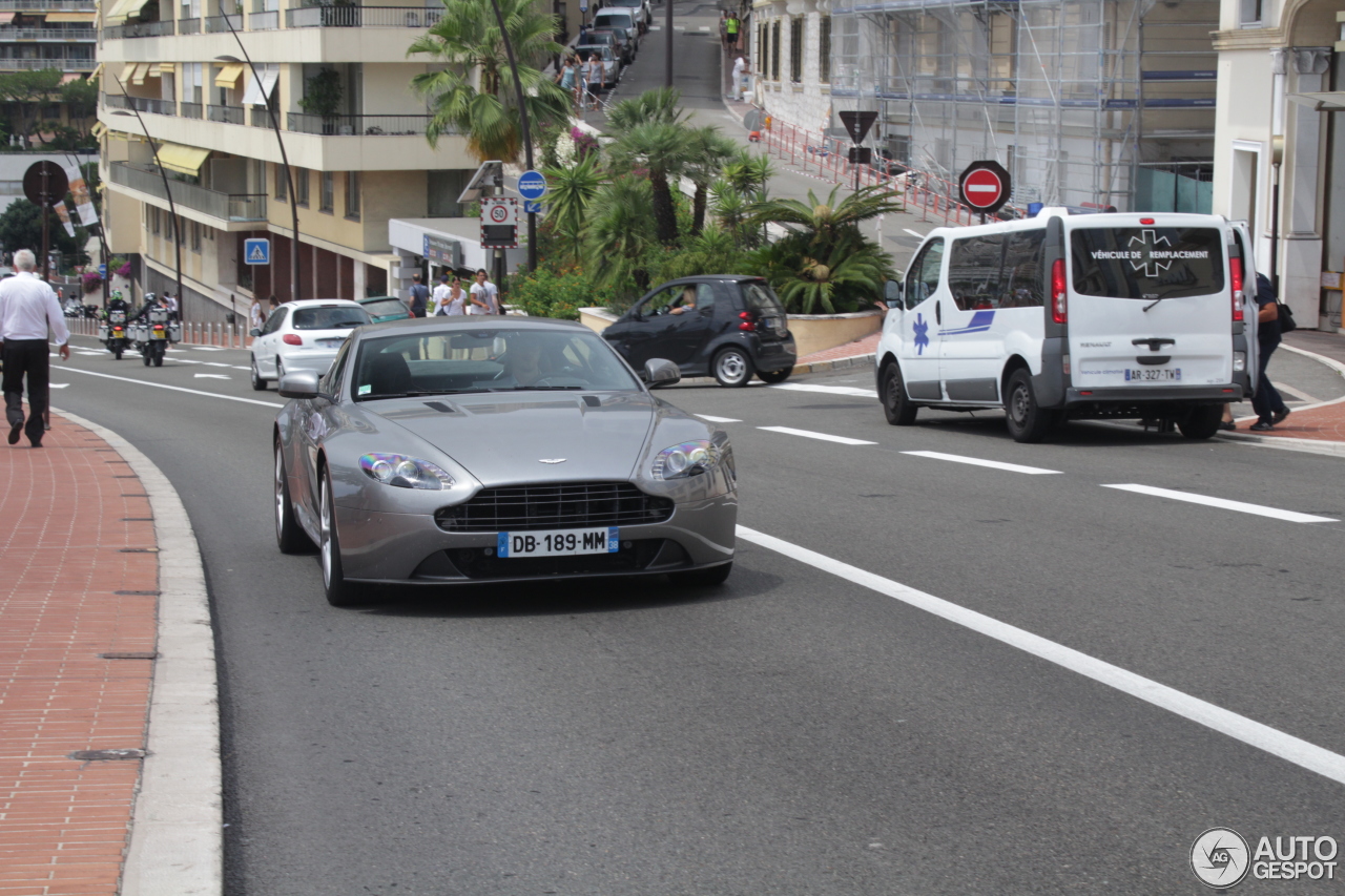 Aston Martin V8 Vantage 2012