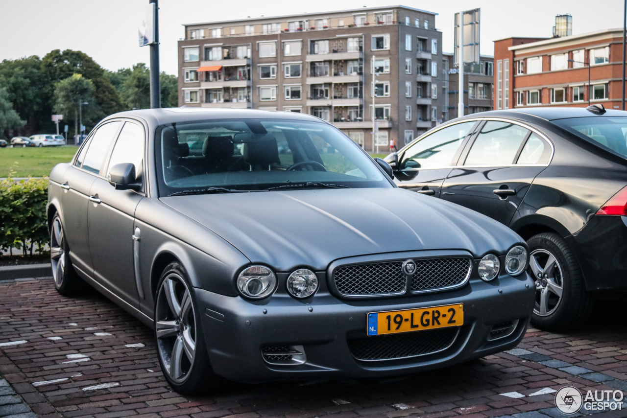 Jaguar XJR Portfolio