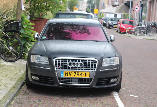 Audi S8 D3