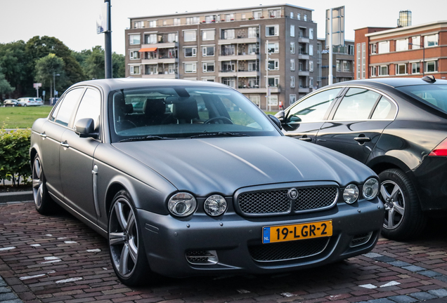 Jaguar XJR Portfolio