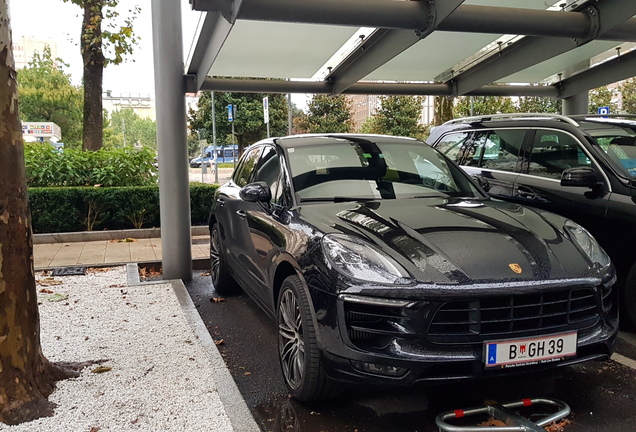 Porsche 95B Macan GTS