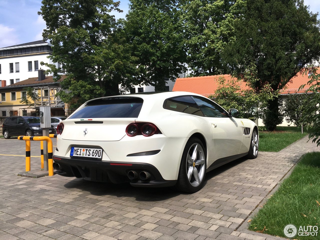 Ferrari GTC4Lusso