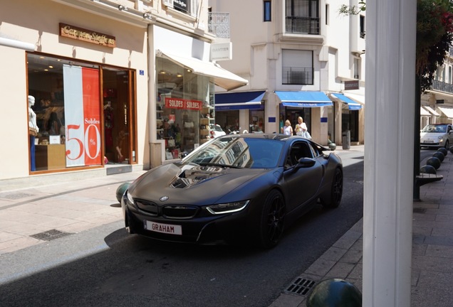 BMW i8