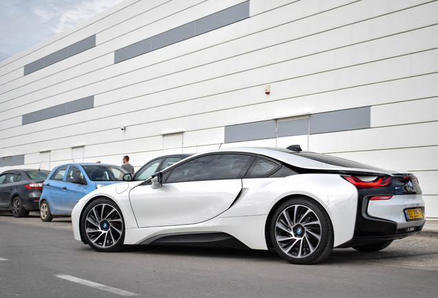 BMW i8