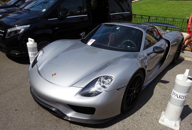 Porsche 918 Spyder Weissach Package