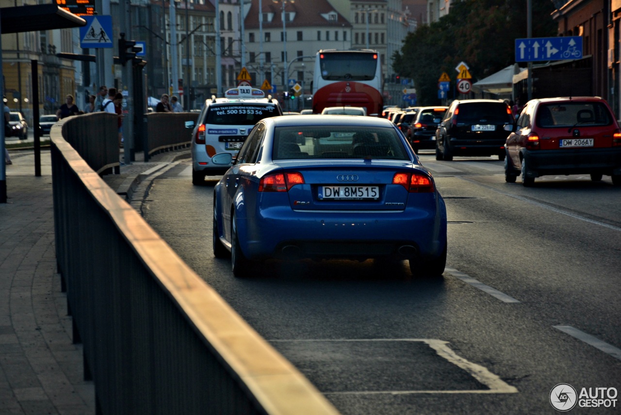 Audi RS4 Sedan