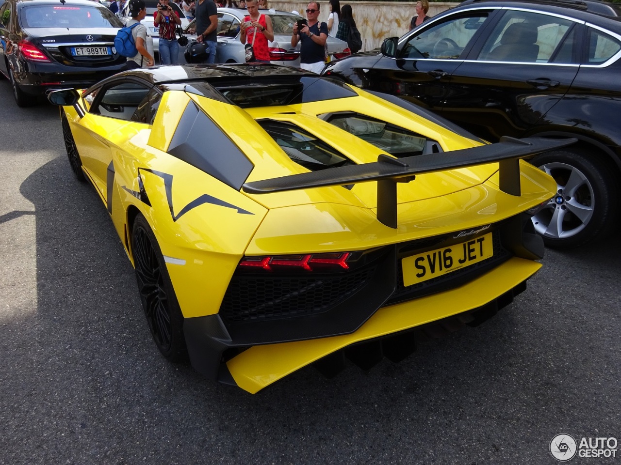 Lamborghini Aventador LP750-4 SuperVeloce Roadster