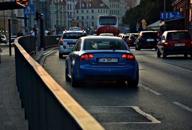 Audi RS4 Sedan