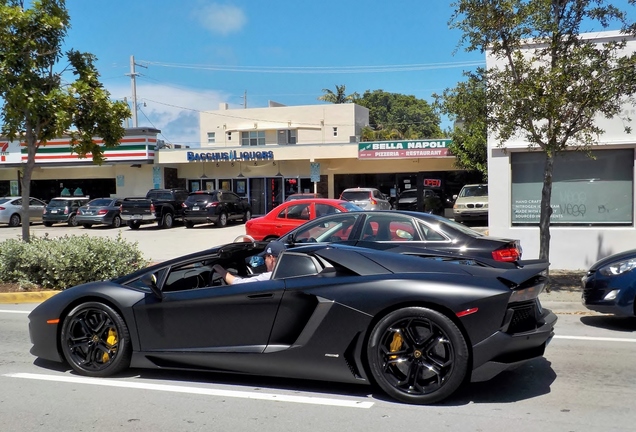 Lamborghini Aventador LP700-4 Roadster