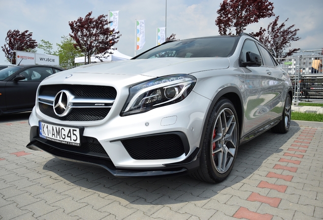 Mercedes-AMG GLA 45 X156