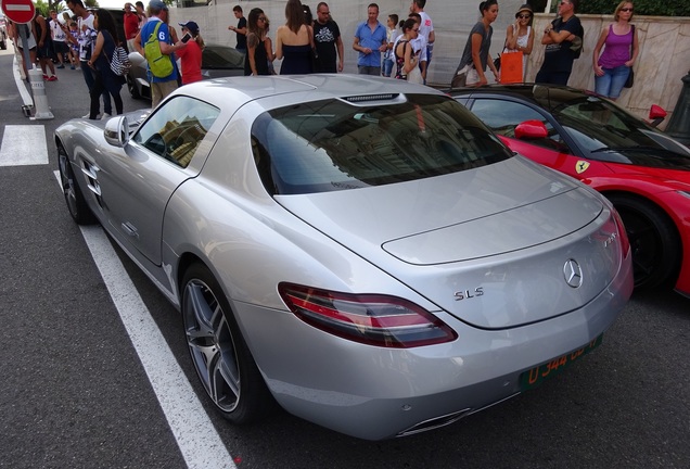 Mercedes-Benz SLS AMG