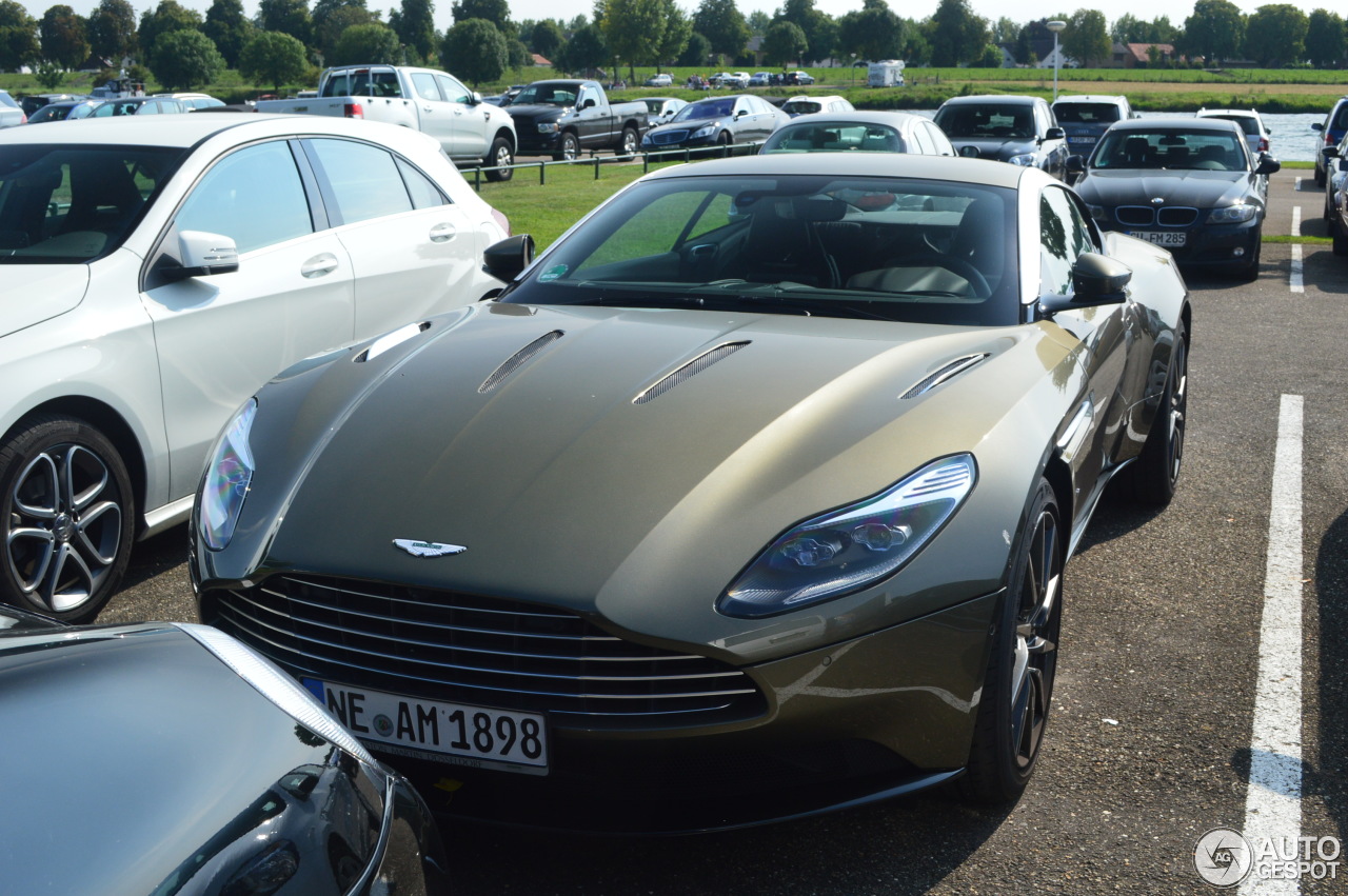 Aston Martin DB11