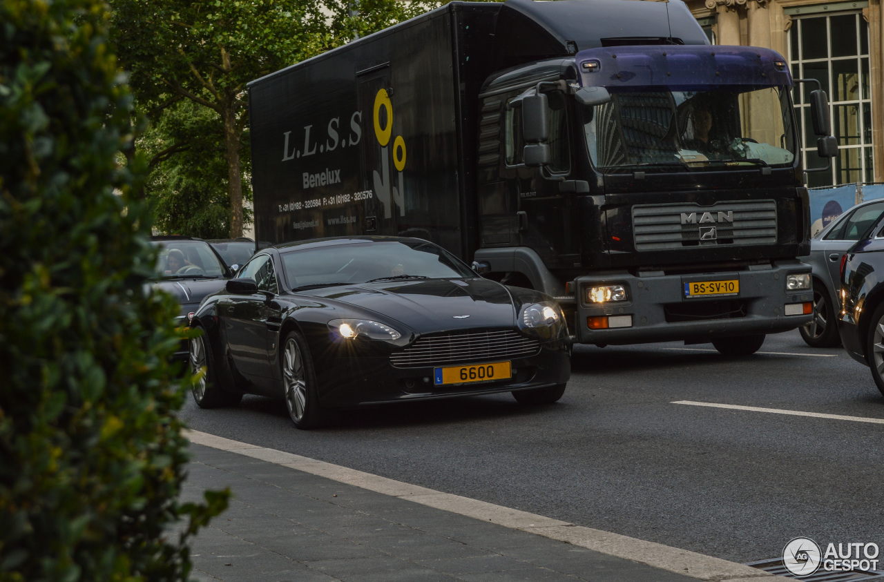 Aston Martin V8 Vantage