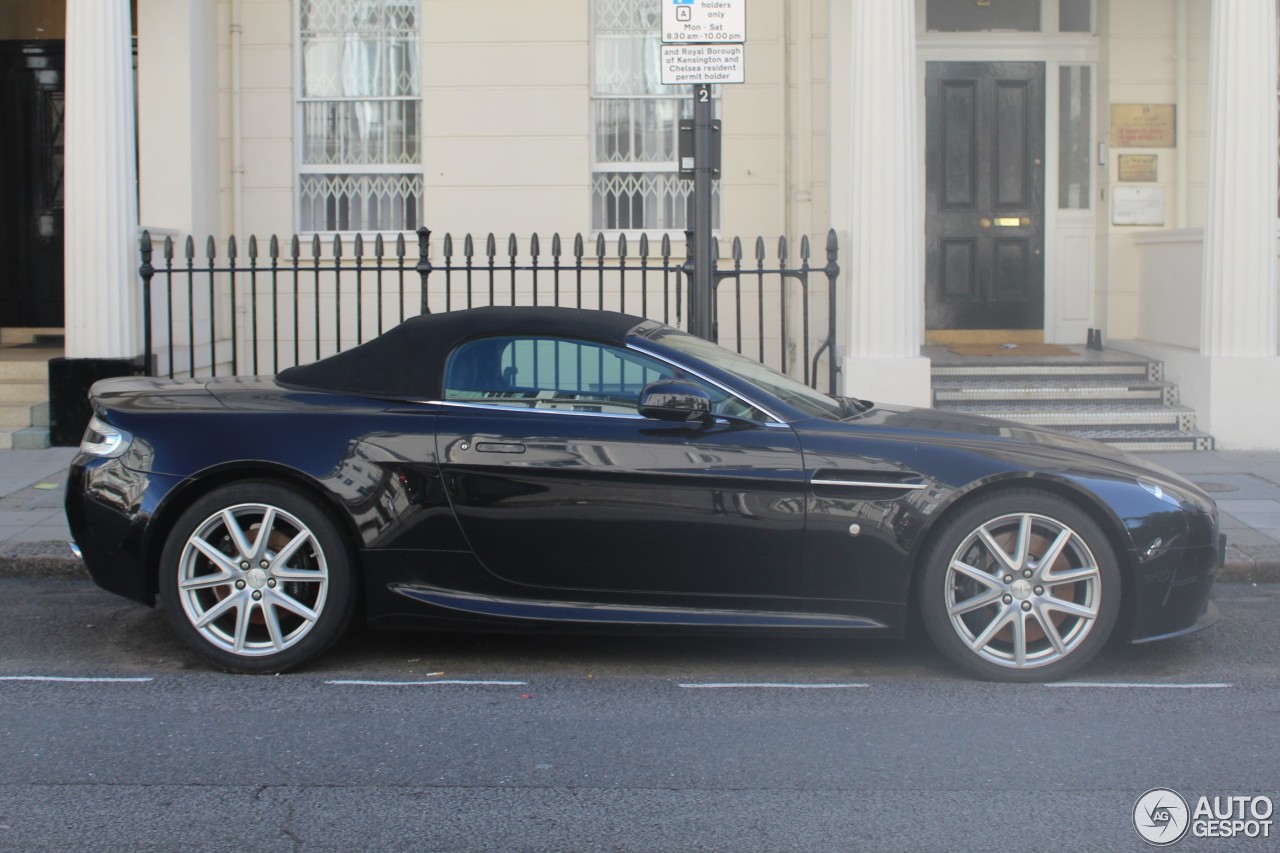 Aston Martin V8 Vantage Roadster 2012