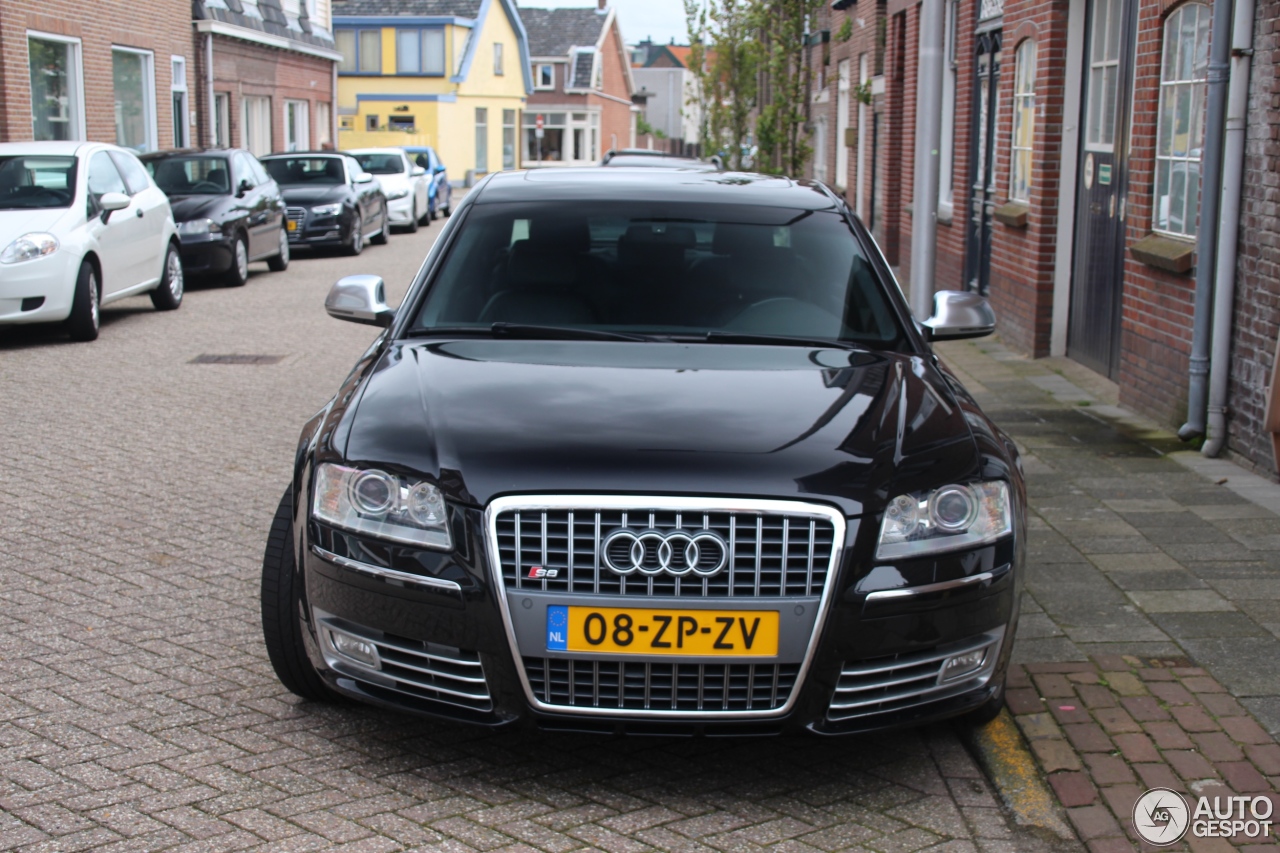 Audi S8 D3