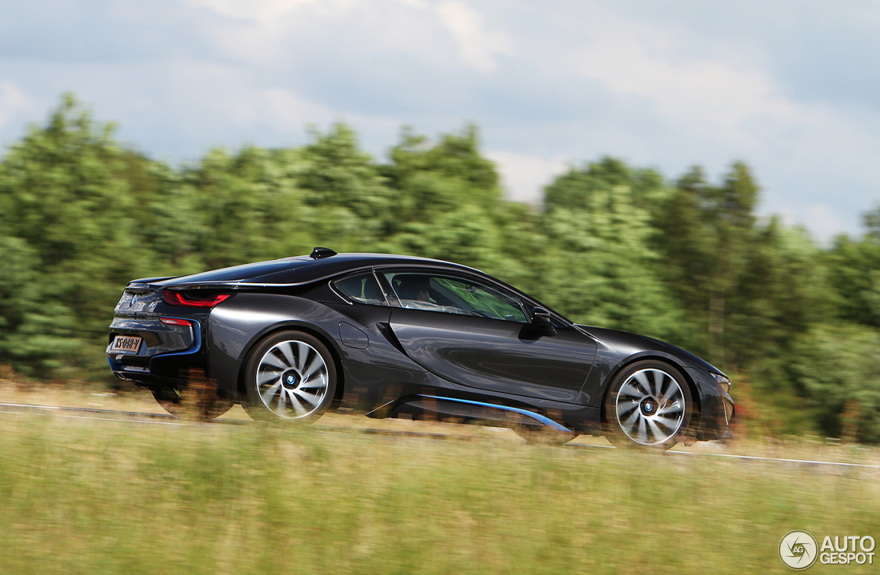 BMW i8