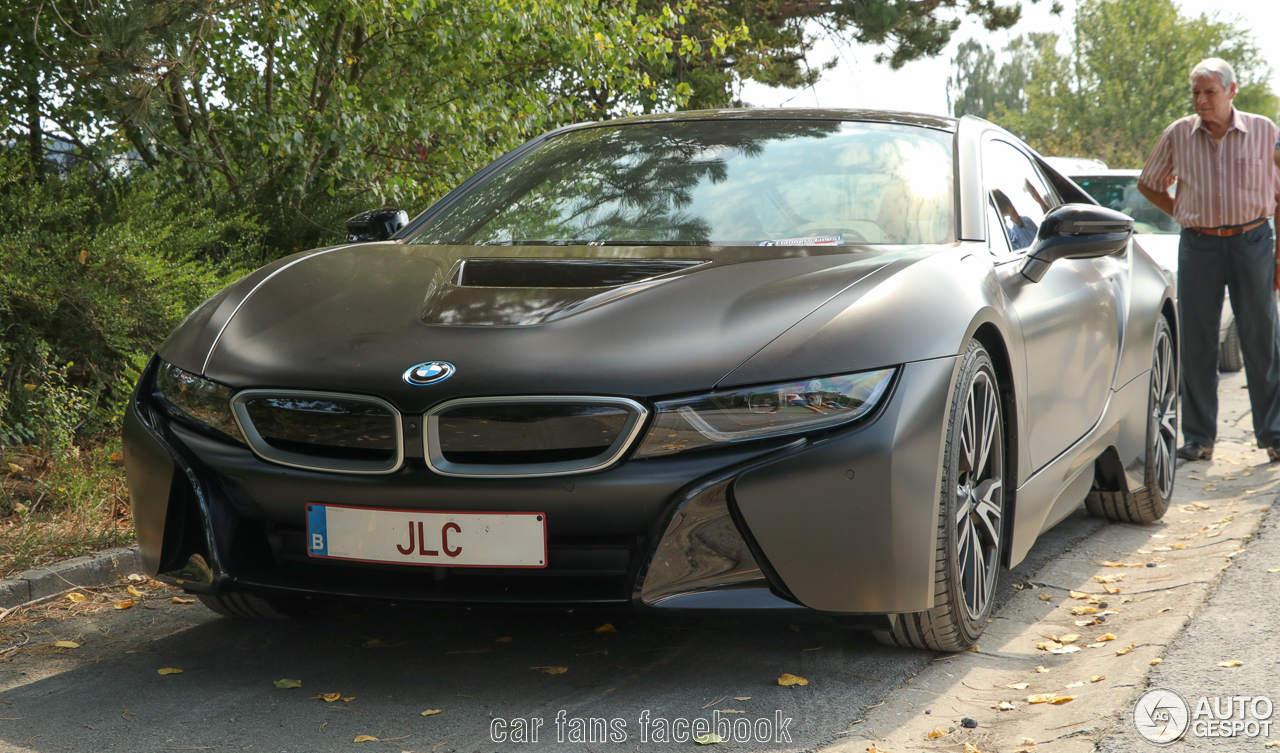 BMW i8 Protonic Frozen Black Edition