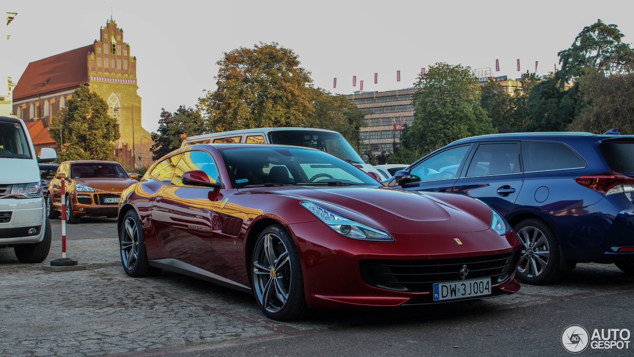 Ferrari GTC4Lusso