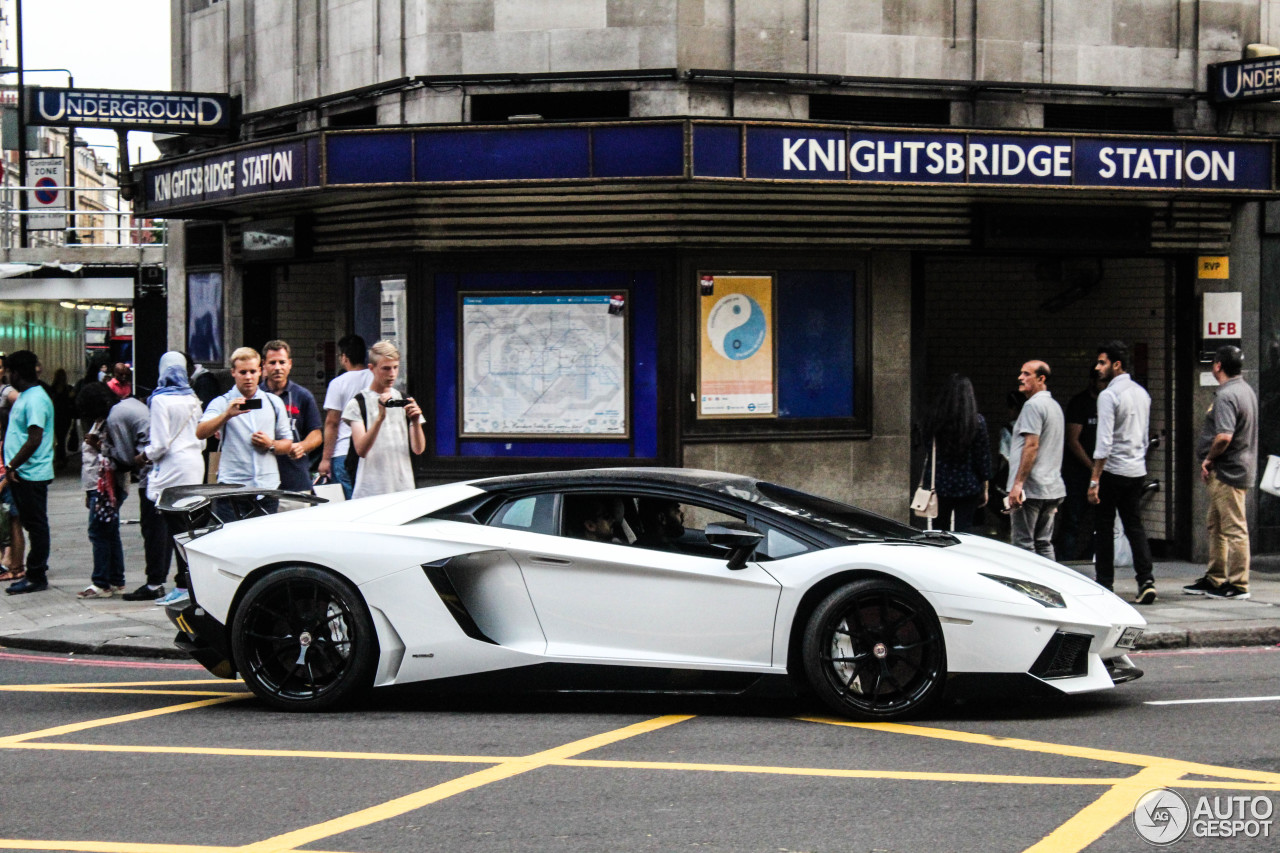 Lamborghini Aventador LP700-4