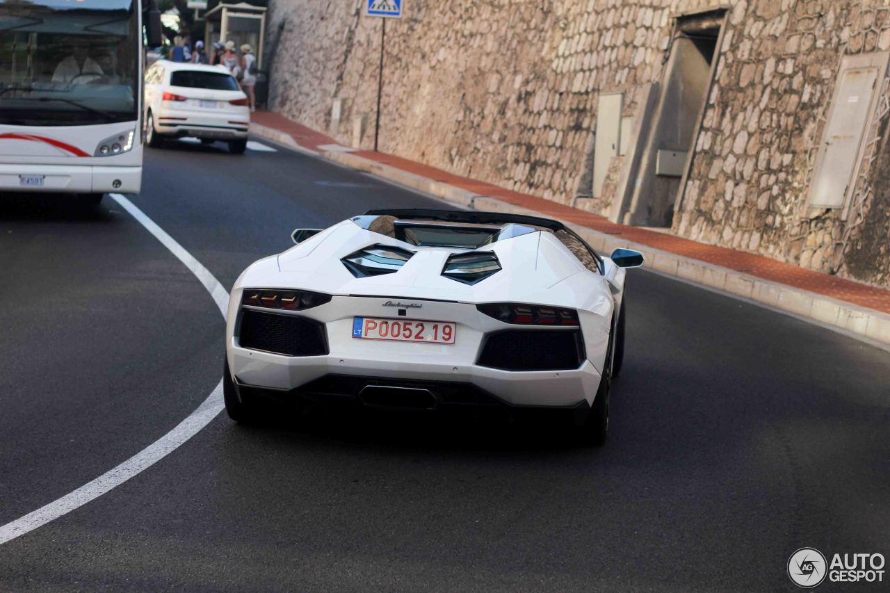 Lamborghini Aventador LP700-4 Roadster